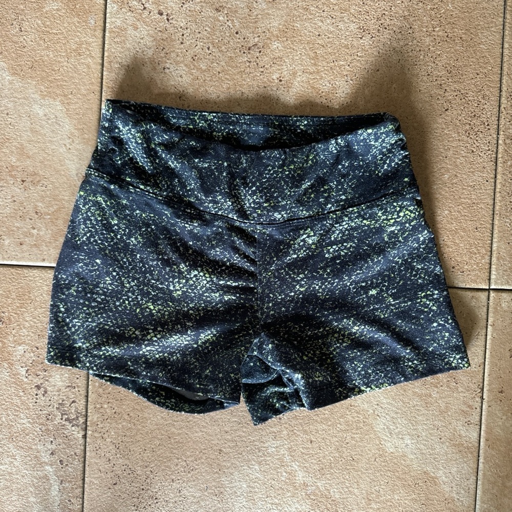 Black and yellow speckled athletic spandex